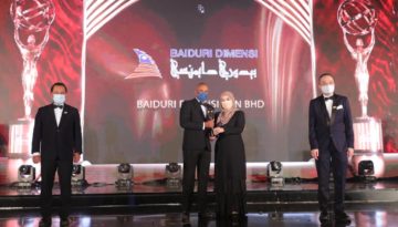 Baiduri Dimensi menerima Anugerah SME100 Award 2020